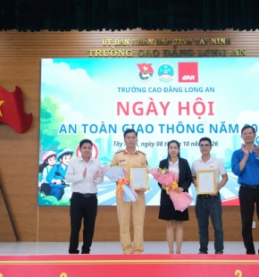 [PHOTO ALBUM] GIVI VIETNAM JOINS HANDS TO DELIVER SAFE RIDING SKILLS AND TRAFFIC LAW EDUCATION AT LONG AN COLLEGE
