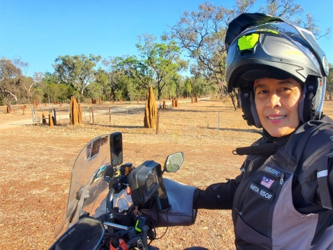CROSSING AUSTRALIA WITH ANITA YUSOF