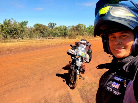 CROSSING AUSTRALIA WITH ANITA YUSOF